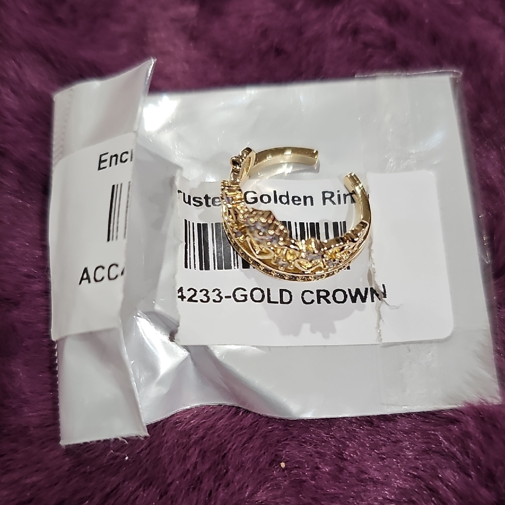 Elegant Gold Women's Ring